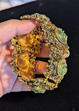 Load image into Gallery viewer, Vintage Gold-Tone Jade Chip Bracelet