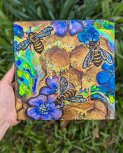 Load image into Gallery viewer, The Buzz 🐝 3/4