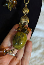Load image into Gallery viewer, 🍯 Vintage Amber-Tone Lucite Necklace &amp; Earring Set
