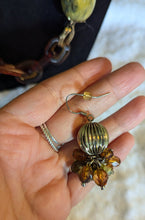 Load image into Gallery viewer, 🍯 Vintage Amber-Tone Lucite Necklace &amp; Earring Set
