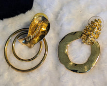Load image into Gallery viewer, 💫 Vintage Gold Statement Earrings (2 Pairs)
