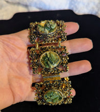Load image into Gallery viewer, Vintage Gold-Tone Jade Chip Bracelet
