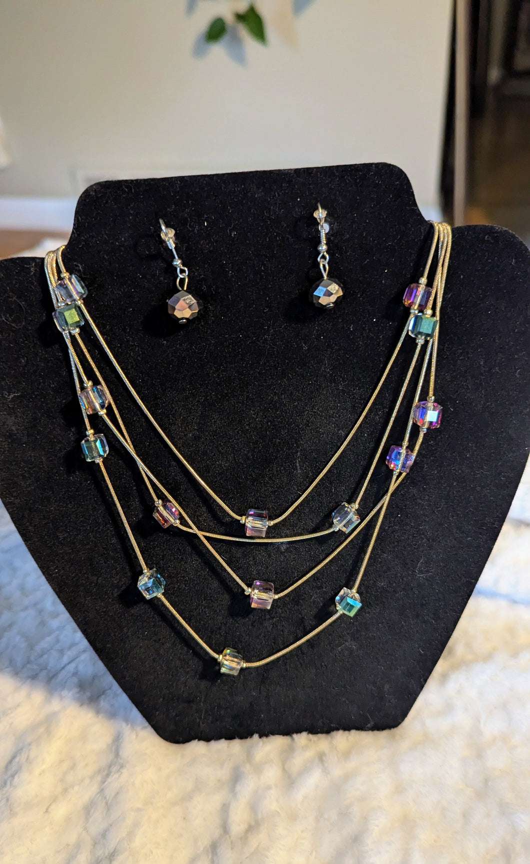 ✨ Joe Fresh Iridescent Bead Necklace + Earrings